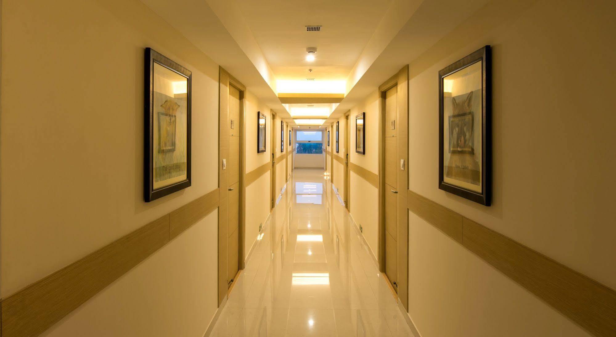 Red Fox By Lemon Tree Hotels, Tiruchirappalli Trichy Exterior photo